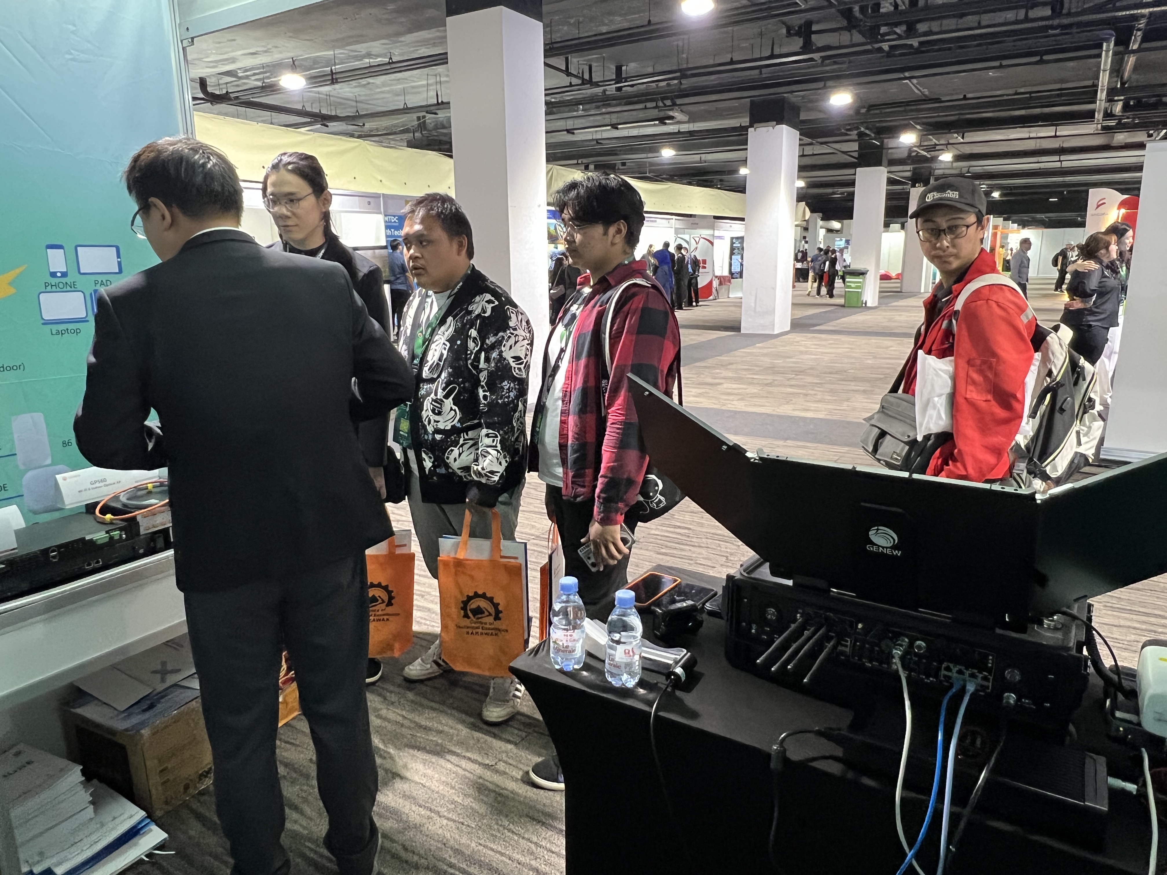 IDECS 2025 | 震有科技亮相东南亚数字盛会，以光网与应急创新方案融绘数字未来